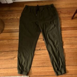 Athleta Farallon jogger Olive green large tall